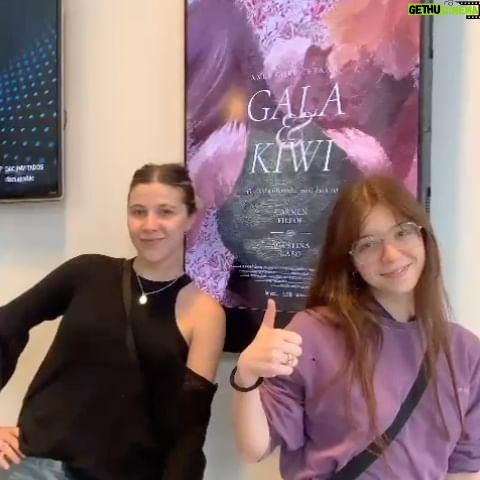 Agustina Cabo Instagram - Dormidisimas viendo esta peli de nuestro amigo @axelcheb que ya re quiero que vean todes. Que emoción me da pensar en cada persona que forma parte de este equipo. Una alegría, una gratitud!!! Aguante el arte loco aguante la ficción carajo.