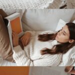 Agustina Cordova Instagram – ✨ Fragmentos de un día ✨ 

Se arranca tempranito (7 am)  aprovecho para respirar, practicar yoga o hacer ejercicio. Tomo un té, siempre chai, amo. 
Antes de salir, rutina skin care y aprovecho para ponerme hidratante facial diario con protección solar porque del sol hay cuidarse todo el año!🧴 ✨
Trabajo, reuniones, pendientes, compras, busco a Andes por el jardín (ups se pasó la mañana volando) 
A la tarde mientras duerme, aprovecho para leer o terminar cosas pendientes del trabajo. Otro momento de amor a la piel, me pongo crema en los pies. 🧴✨
.
Cuales son tus momentos de amor a la piel?

@cetaphil_ar #ad 

🎥 @lucas.attori