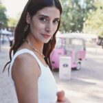 Agustina Cordova Instagram - viajando a través de esta fragancia con notas de vainilla, tuberosa y flor de naranjo. MY WAY, la nueva fragancia de Armani, la conocen? 🤍