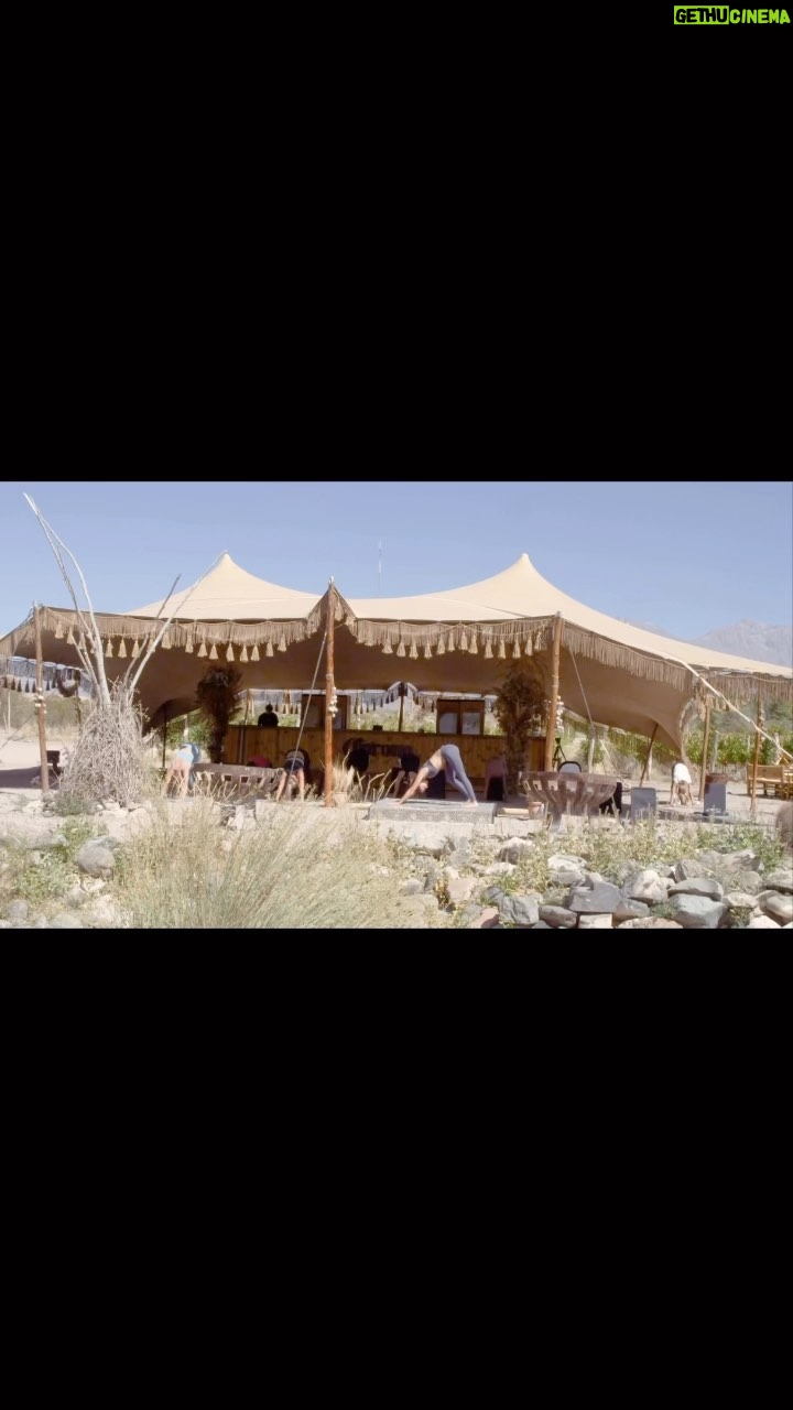 Agustina Cordova Instagram - este video me da años de vida, que lindo se siente viajar a este día y experimentar toda esa inmensidad, la montaña, el fuego, el agua, el sol, los sahumos andinos y el silencio. Por más experiencias así, por más ceremonias que nos conecten y recuerden la magia de nuestra verdad en equilibrio con la naturaleza ✨ . A mis compañeros en esta aventura @conciencia.activa_org @laspalapas_ @nicoscaiola por más encuentros y re encuentros. . 🛖 @laspalapas_ 🎥 @natangoransky @deathinvenicefilms @life_invenicefilms 📸 @cesarcrespo2 🪶 @conciencia.activa_org @prats.fer @giovanini_diego @gabi_chaile_ quien se suma a la próxima? 🏹