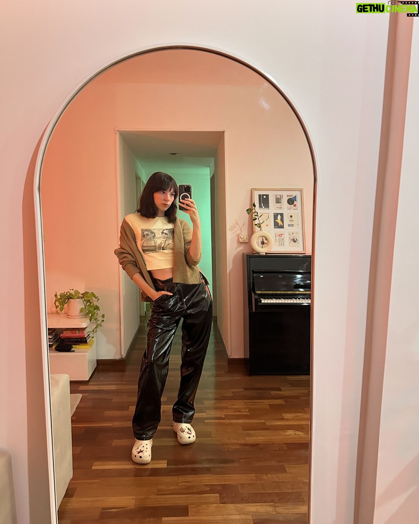 Agustina Suásquita Instagram - Batalla de looks en la nueva casita todavía sacándole la ficha al encuadre 😂 Cual les gustó más del 1 al 6 😏