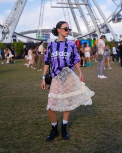 Agustina Suásquita Instagram - Batalla de looks en Coachella 🎡 Llegó el momento. Espero que estén listas para elegir. 1, 2 o 3? Simple pero no… Ph @lucianobongiorno St @kativara