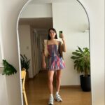 Agustina Suásquita Instagram - Batalla de mis looks para Paraíso Fiscal x @olgaenvivo porque si voy a hacer stream que sea stream style 💅 Del 1 al 10 cual les copa mas? ✨ (la cara de dormida en TODAS)