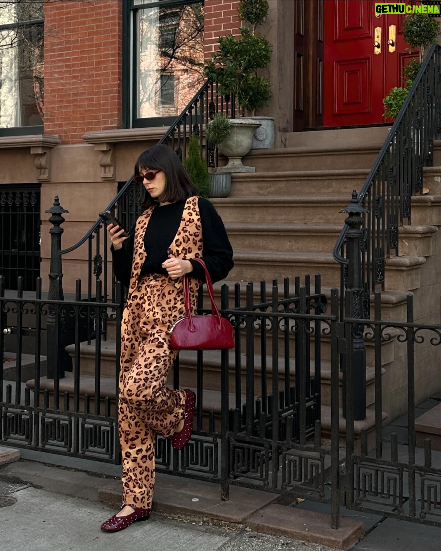 Agustina Suásquita Instagram - Batalla de looks en NYC 🗽 Una semana de despliegue de glamour merecía este enfrentamiento 👊🏻 Del 1 al 7 coméntenme cuál les gustó más 👇🏻