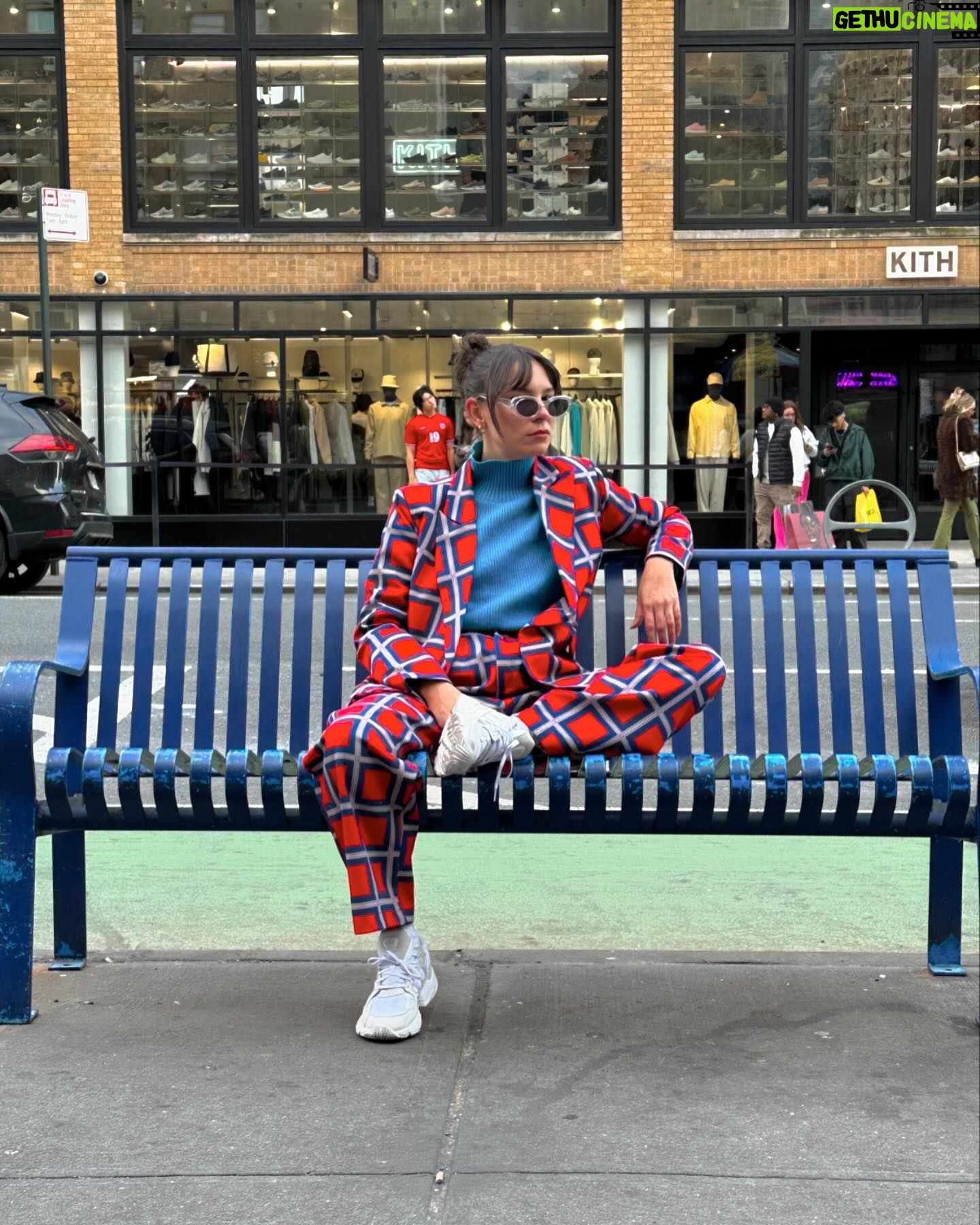 Agustina Suásquita Instagram - Batalla de looks en NYC 🗽 Una semana de despliegue de glamour merecía este enfrentamiento 👊🏻 Del 1 al 7 coméntenme cuál les gustó más 👇🏻