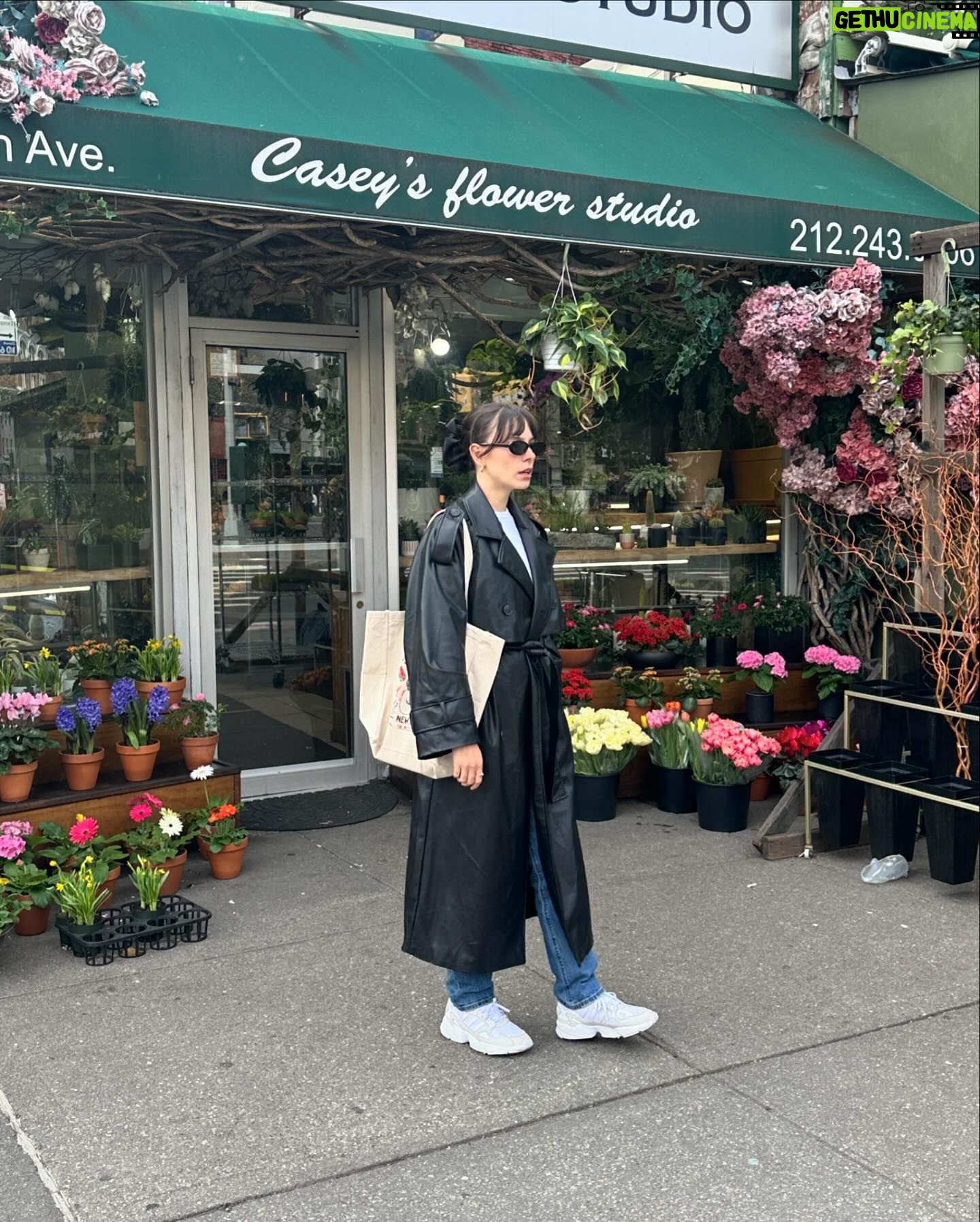 Agustina Suásquita Instagram - Batalla de looks en NYC 🗽 Una semana de despliegue de glamour merecía este enfrentamiento 👊🏻 Del 1 al 7 coméntenme cuál les gustó más 👇🏻