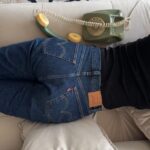 Agustina Suásquita Instagram - Te acordas cuál fue tu primer jean favorito? 👖✨ El final tiene una sorpresa 🫢 Les va a interesar… Les dejo el link en mis historias para que participen! @levis