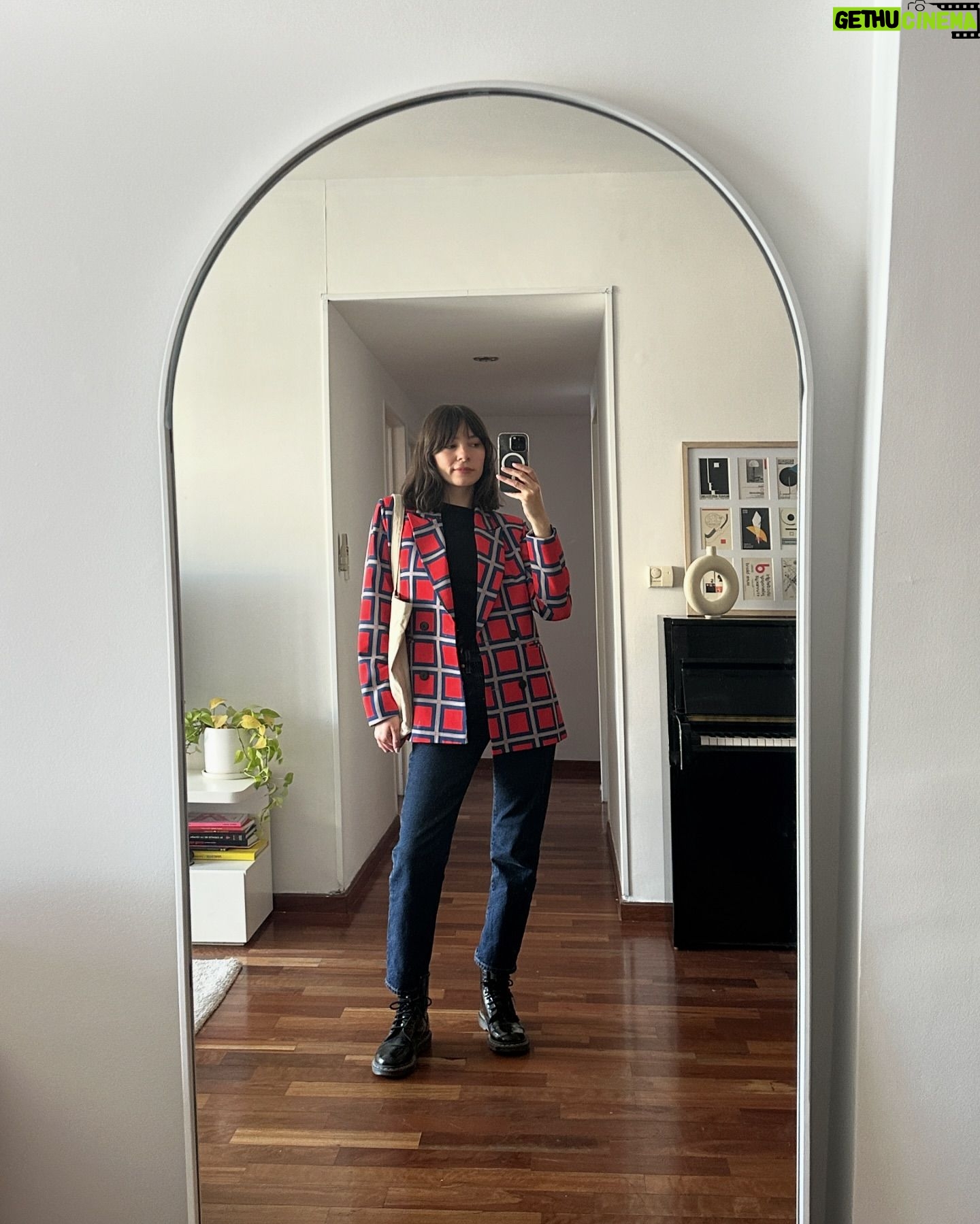 Agustina Suásquita Instagram - Batalla de looks en la nueva casita todavía sacándole la ficha al encuadre 😂 Cual les gustó más del 1 al 6 😏