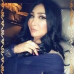 Ahlam Hassan Instagram - شكراا للميكب آرتست خلود الشمري ❤️❤️❤️ شكراا لخبيرة التساريح ايمان ♥️♥️♥️ واللي ما استغنى عنها دوم مصممة الازياء المبدعه نجوى الفضلي ❤️❤️❤️❤️❤️ لوك عرس حبيبة قلبي وبنتي الحلوه هنوف الكندري @khluood_artist @iman_hair_style @najwaalfadhli يا جماعه كلش ما نتشابه انا والفنانه الجميله نور الغندور الله يحفظها 🙏🏻 شلون شفتي الشبهه ما ادري 😂😂
