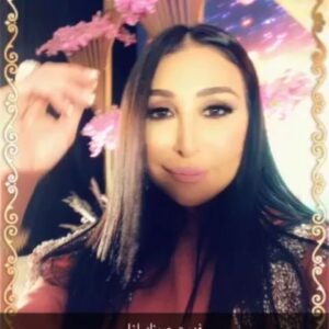 Ahlam Hassan Instagram - جمالج وجمال صوتج وأدائج شنو هالتفاؤل الجميل فدووووه سر الحياة عيونك 💙🦋.. إي والله عيونك💙🦋 كل التوفيق لج حياااتي ♥️ @aseelhameem👈🏻👈🏻👈🏻👈🏻♥️