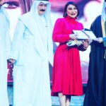 Ahlam Hassan Instagram - شكر وتقدير للمجلس الوطني للثقافة والفنون والآداب على هذا التكريم ❤️❤️❤️❤️❤️❤️❤️❤️❤️❤️❤️ واشكر فرقة مسرح الخليج العربي على دعمكم المستمر لي ولجميع أعضاء الفرقة ❤️❤️❤️❤️❤️❤️❤️❤️❤️❤️❤️❤️ شكرا لاسرتي الداعمه لي الله يخليكم لي ❤️❤️❤️❤️❤️❤️❤️❤️❤️❤️❤️❤️ شكرا للاعلامي عبدالرحمن الدين شريك النجاح صاحب المواقف ❤️ ❤️❤️❤️❤️❤️❤️❤️❤️❤️❤️❤️❤️ شكرا لرابطة اعضاء هيئة التدريس في المعهد العالي للفنون المسرحيه على هذا الدعم والاهتمام ♥️♥️♥️♥️♥️♥️♥️♥️♥️♥️♥️♥️ كل الحب والتقدير لزملائي على هذا الحب والاحترام والتقدير والتشجيع فرحتوني واااايد ♥️♥️♥️♥️♥️♥️♥️♥️♥️♥️ شكرا لكل من بارك لي .. احبكم وايد ♥️♥️♥️♥️♥️♥️♥️♥️♥️♥️♥️♥️ لوك التكريم برعاية صالون فيوويل مكياج / ماريا الشعر / شيماء شكرا لادارة الصالون على هذا الاهتمام @aliarty @shaker_arti @bohassan_arti @theater.kw @hidafa_q8 @aldayeen @maithambader @viewelsalon