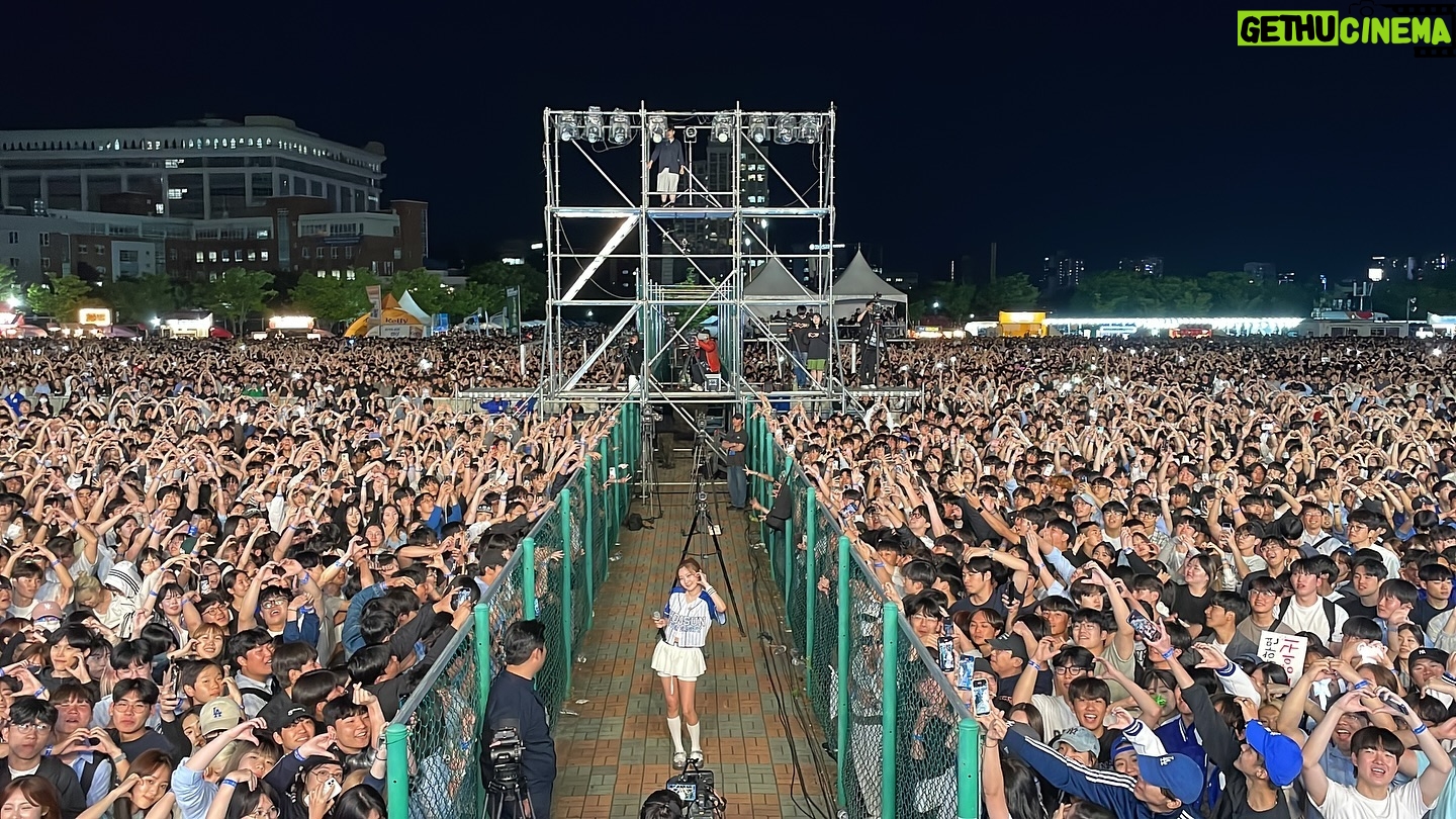 Ahn Ji-young - 26.7K Likes - 인생 최고의 학교를 만났습니다💙 #조선대