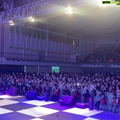 Ahn Ji-young Instagram - / 너희 덕분에 나는 오래도록 꾸준히 계속해서 곡을 써야겠다. 나에게 따스한 사랑을 나눠줘서 고마워 #부천대 몇 번이고 꺼내어 보고 싶은 감사한 추억이다.🌿