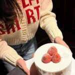 Ahn Ji-young Instagram - 제가 생일은 아니고요.. 설축🍰 #망디디온개리