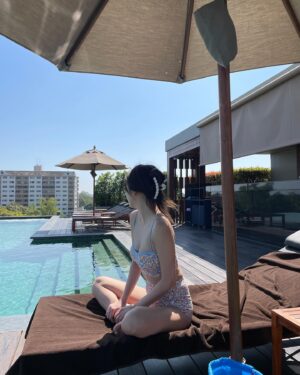 Ahn Ji-young Instagram - 사랑하는 나의 치양마이 안뇽 👋

-
마지막 영상은 강남스타일.. ㅎ