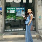 Ahn Sun-Young Instagram - 오늘 그냥 여름🌞🔥🔥🔥 이제 요런거 딱 필요하시됴?👒 #바로스명품관 신상 입고소식입니다 맞아요, 여름 필수템, #헬렌카민스키 @helen_kaminski_kr X @lovebazaar_online 담주 오픈합니다🙋🏻‍♀️🫶🏻 (정말 수량 어렵게 남은거 다 긁어와도.. 지금 극성수기 들어서는 초여름이라 양 넉넉치 않아요🥹, 상세페이지 미리보기 오픈되면 꼭 장바구니 담아두시는게 득템찬스 커집니다🙌🏻 ) 더불어 @ferragamo 카드지갑도❤️ 뫼셔왔어요어어어😉 (넘 이뽀버리뮤😍😍😍 ) 오픈 일정등은 미리 @lovebazaar_online 팔로잉, 카카오톡 @러브바자_온라인 친구추가해두시면 미리 알림톡드립니다😊🩷 이제 명품도 믿고 살수 있는 온라인쇼핑몰로 오세요 #바로스명품관✨ 제 3탄 오픈임박🙌🏻