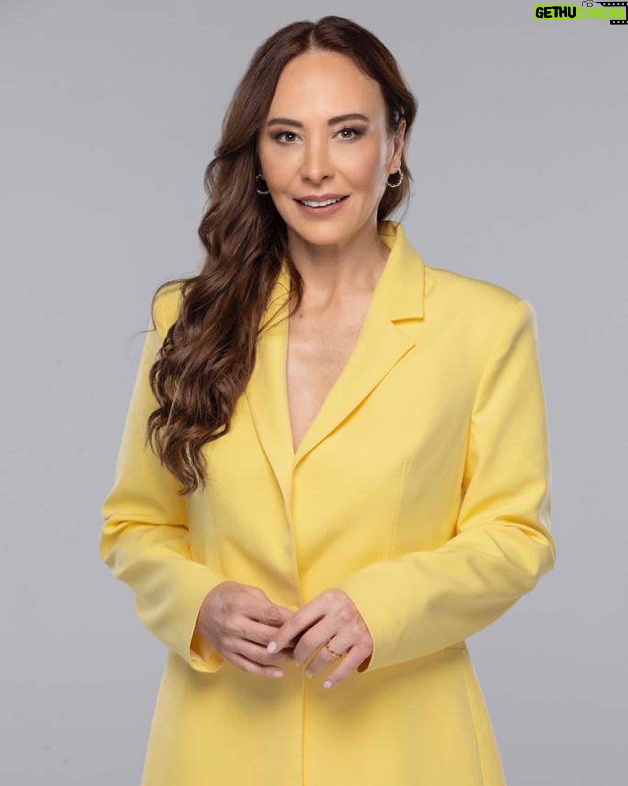 Ahu Sungur - 3 Likes - ‘Bir Şansım Olsa’ her cumartesi/pazar saat 13:00’ te sizlerle @showtv ‘de 🌟#BirŞansımOlsa @bboyapim @mahperiu @safakbbo @n1danismanlik @bircansilan 💜🌟🧿🧚🏻♂️