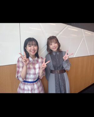 Ai Kayano Instagram - ちなみに今回の衣装はロキシーとエリスのカラーが入っているのです💙❤️
2人もシンガポールに連れて行きたいなぁと思って選んだワンピースです！お気に入り😉（茅）

@adelly.tokyo (ワンピース)
@osewaya_official (アクセサリー)