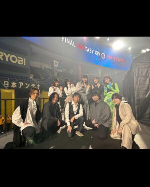 Ai Kayano Instagram - FFXIVFanFest 2024 in 東京
改めてFF14 10周年おめでとうございます🎊

東京ドームすごかった〜！広かった〜〜！！
なかなか見られないマイクワークありのアフレコでお届けしましたが、光の戦士の皆さんに楽しんで頂けたようで良かったです…！
（リハーサルもなかった為、みんな一発勝負！ドキドキでした！）

ヤシュトラさんをイメージした素敵な衣装を用意して頂いたので記念に写真にパシャリ！
近くに市ノ瀬ちゃんがいたのでおいで〜してツーショットも！🐈‍⬛
リーンの透明感あるお芝居がとっても素敵だった…！

10年後20年後もヤシュトラを演じ続けられるように健康でいなくては！！
次はなんじょるも一緒に、暁大集合でお届けできますように🍀（茅）

トップス、スカート
@violettaofficial_jp
ビスチェ、羽根飾り
@alice_and_the_pirates
イヤリング
@abiste_official