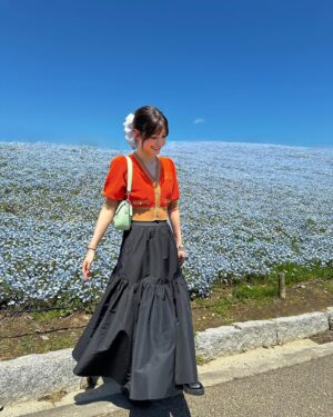 Ai Moritaka Instagram - #ネモフィラ ❁
髪よりも大きいシュシュがお気に入りです☺︎
#森高のお洋服