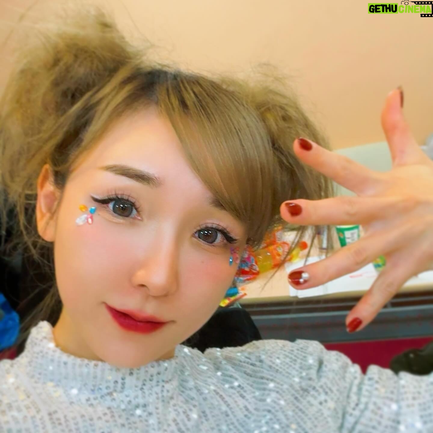 Ai Kago - 6.4K Likes - Merry Christmas 🎄
素敵なクリスマスを過ごしてね!
手のポーズはなんでこれになったか
ちょっとわからないです。笑
サンタさん🎅へのメッセージはコメント欄へ📝🩷
