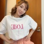 Ai Kago Instagram - お友達が🏠に来るので可愛い部屋着に着替えてたら、長女がヘアアレンジしてくれた☺️💕 サンキューだよ🔥🔥🔥 これから簡単な、お料理準備します🍴 #動画恥ずかしいけど載せとくね