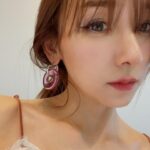 Ai Kago Instagram – 今日はとある雑誌の撮影〜💕ロケなの。
最近はちゃんとオトナを意識して生きてる！
話し方とか食べ方とか、そういうところも。