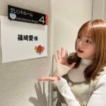 Ai Shinozaki Instagram - ・ このあと19時58分〜21時48分放送の、テレビ東京系列「ナゼそこ？」2時間SPにゲスト出演します✨ みんな観てね☺️