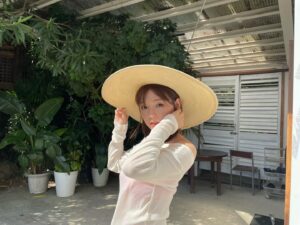 Ai Shinozaki Instagram - ・

今日で32歳になりました🎂

ニューイヤー投稿からだいぶ空いちゃったけど
元気に過ごしてます😌

32歳もたくさん食べて
たくさん笑いたいです☺️🍚✨