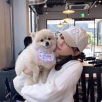 Ai Shinozaki Instagram - ・ バースデーおたぬ写真🐶❤️ あんまりツーショット撮らないから 嬉しい☺️ #4月生まれ #ポメラニアン