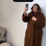 Aida Rodríguez Instagram - #Browncoataida PSA: Don’t get HUSTLED and don’t be a HUSTLER! You heard me!! We’ve got enough to worry about out here! #aidarodriguez #igetmylikesinperson