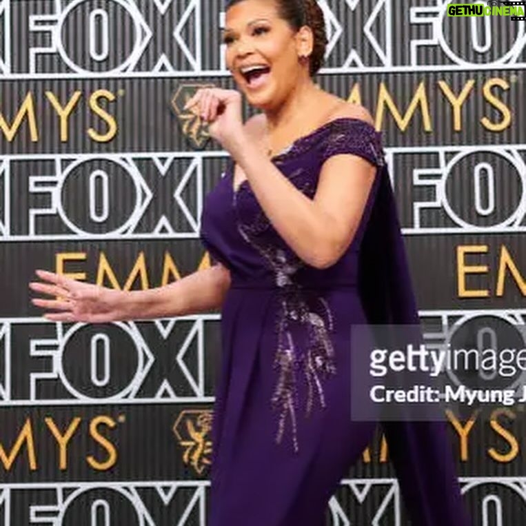 Aida Rodríguez Instagram - Emmys. 💫 Makeup: @bryanmendez Hair: @anthonypazos Dress: @pamellaroland Shoes: @ingiliz_official via @regardstylehouse Jewelry: @sunseekerjewelry Nails: @nailartfairy Thank you: @kevcouture Last slide is definitely my fave! 😁