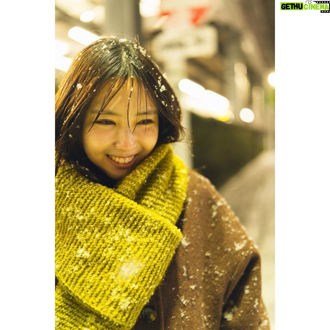 Aika Sawaguchi - 8.1K Likes - もう立派なインスタグラマーなので、雪と写真を撮るなんてちょちょいのちょいなんですわ寒