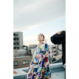Aika Sawaguchi Instagram - 本日発売 ヤングチャンピオンの表紙巻頭に掲載していただいています！

ぜひに！
