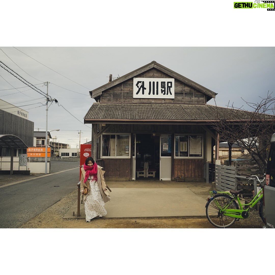 Aika Sawaguchi Instagram - 現在発売中の週刊少年サンデーの表紙巻頭に掲載していただいています! よろしくお願いします!