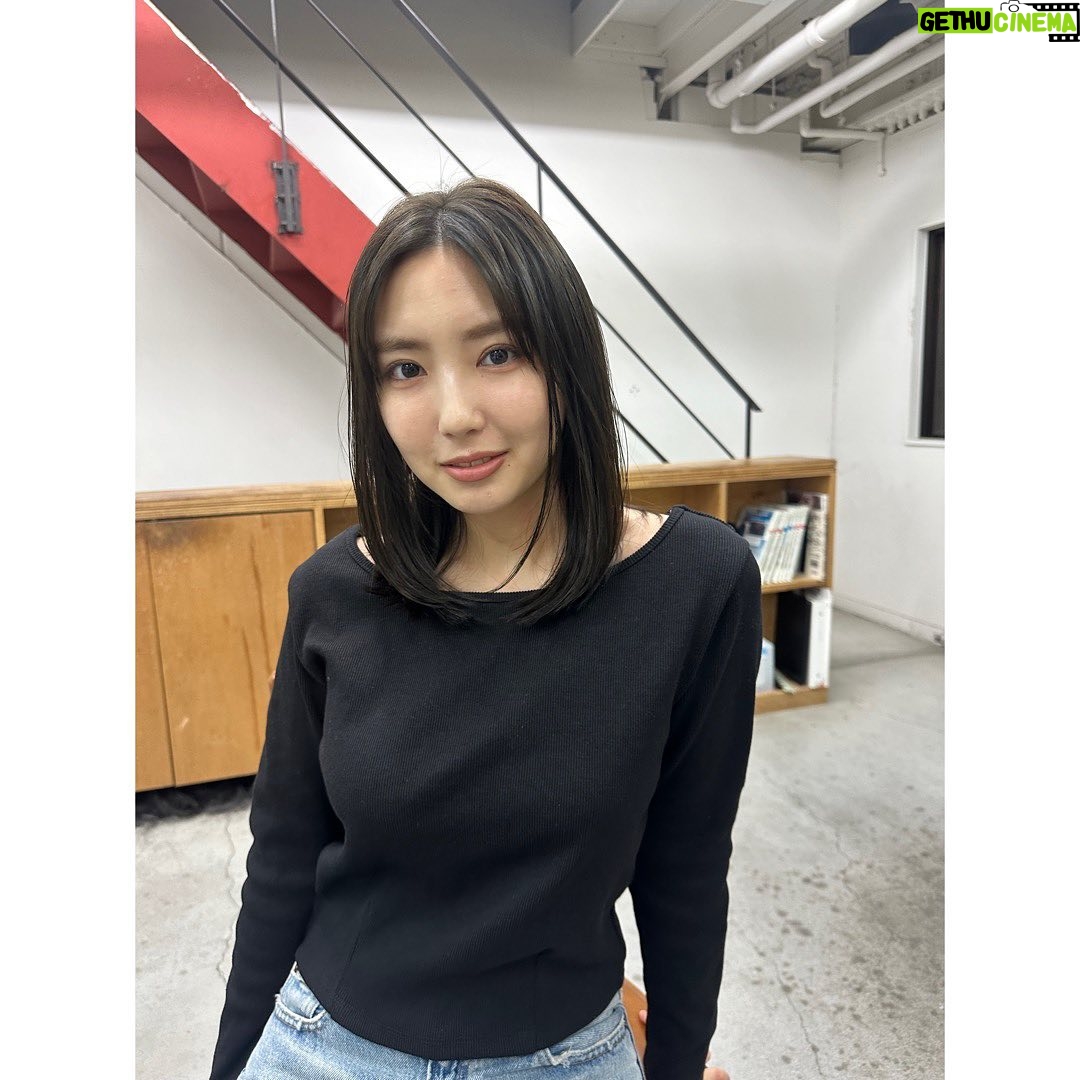 Aika Sawaguchi - 8.6K Likes - 今日も今日とてお世話になりました。(@miri.___________ )
暗めのお色、重たすぎずかわいいでございます。
前髪を少し伸ばしてみることにしました。ウキウキしてます。