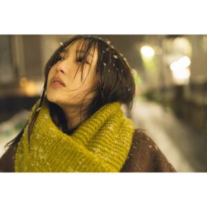 Aika Sawaguchi Instagram - もう立派なインスタグラマーなので、雪と写真を撮るなんてちょちょいのちょいなんですわ寒
