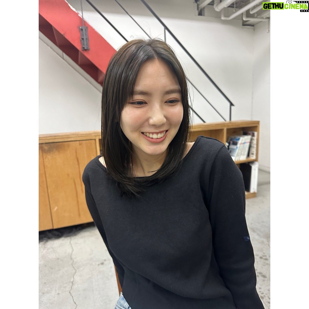 Aika Sawaguchi - 8.6K Likes - 今日も今日とてお世話になりました。(@miri.___________ )
暗めのお色、重たすぎずかわいいでございます。
前髪を少し伸ばしてみることにしました。ウキウキしてます。