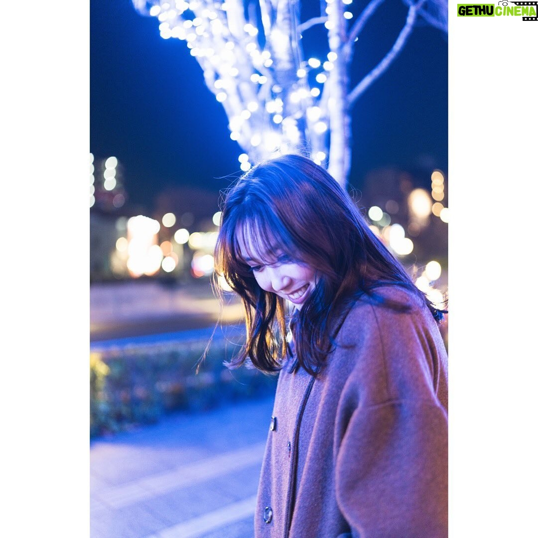 Aika Sawaguchi Instagram - クリスマス感のある写真をどうぞ。クリスマスを過ぎてから撮っていただいた写真です。 今日で仕事納めでして、今年もいろんなことがあったなあと思うのですが、一向に具体例が上がってこないので、ここで失礼。良いお年を。2
