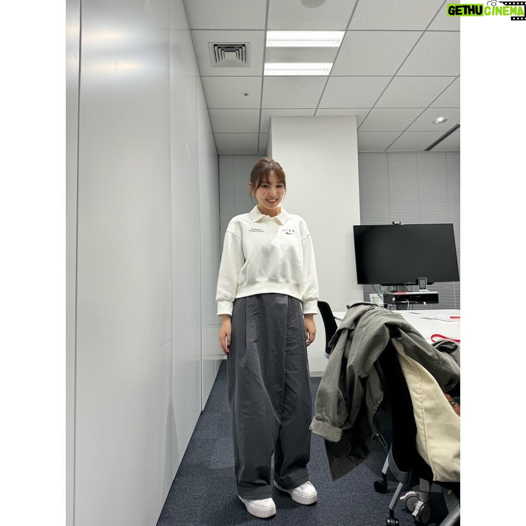 Aika Sawaguchi Instagram - 最近の沢。 アウトレットに行った沢 仕事終わりに炒飯を食べた沢 アウトレットで買った服の袖丈が思ったよりも短くて笑いが止まらない沢。 どの沢も楽しそうでなによりです。最近人と話しすぎて喉がずっと痛いです。