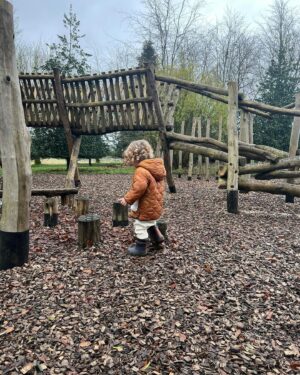 Aimee Kelly Instagram - 🍂Forest family life🍁 
Thank you for the invite @calcot_and_spa
