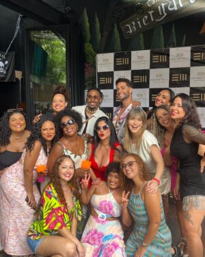 Aimée Madureira Instagram - Confraternização de final de ano do @estudiomais ! É uma delícia fazer parte dessa equipe! 🥰👩🏼‍⚕️🦋🚀💓⚡️ te vejo em breve São Paulo. 🎶🙏