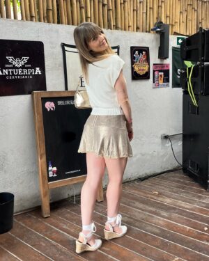 Aimée Madureira Instagram - Confraternização de final de ano do @estudiomais ! É uma delícia fazer parte dessa equipe! 🥰👩🏼‍⚕️🦋🚀💓⚡️ te vejo em breve São Paulo. 🎶🙏