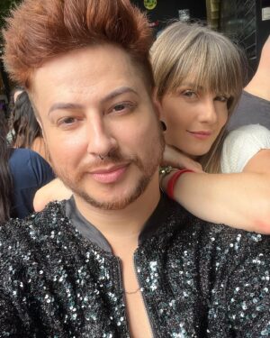 Aimée Madureira Instagram - Confraternização de final de ano do @estudiomais ! É uma delícia fazer parte dessa equipe! 🥰👩🏼‍⚕️🦋🚀💓⚡️ te vejo em breve São Paulo. 🎶🙏