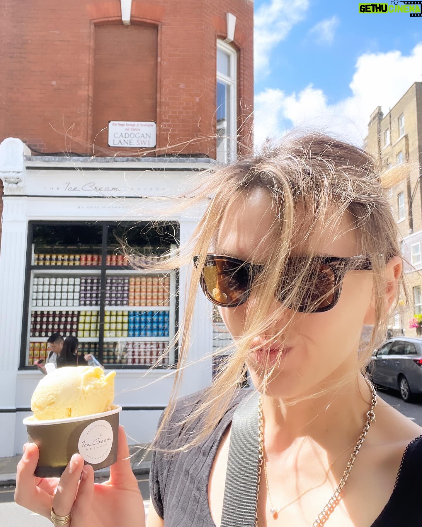 Aimee Teegarden - 3.5K Likes - You sound like youāre from Londonā¦.āļøšØš¬š§š