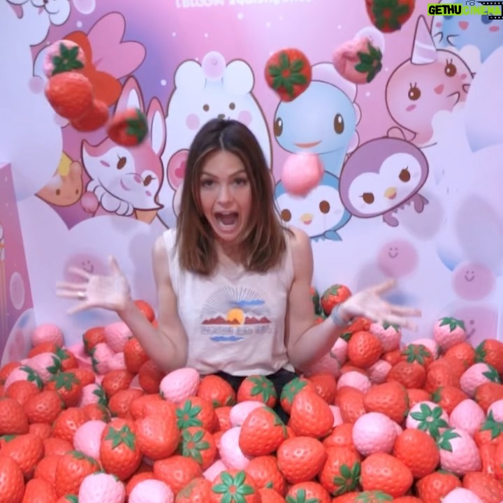 Aimee Teegarden - 3.5K Likes - Tokyo I miss you šššš #fbf #šÆšµ