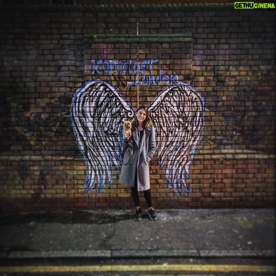 Aimee Teegarden - 3.6K Likes - HAPPY NEW YEAR LOVES!! Very exciting things on the horizon for #2019 ā¤ļøš„š¶āļøšš¬š§ #london #letsdothis