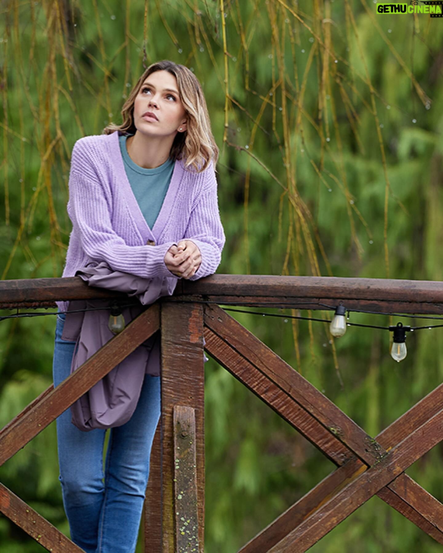 Aimee Teegarden - 3.3K Likes - All the spring time feels coming at you in #AnEasterBloom premiering tomorrow Saturday March 30th @ 8/7c on the @hallmarkchannel šš£šŖŗš»š©š¼āš¾šŖ»
