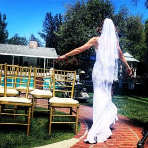 Aimee Teegarden Instagram - {Runaway Bride} 👰 •
•
•
•
•
•
•
#guesthousemovie #prenup #bridalhair #wedding #bridal #basic #queen #thirsty