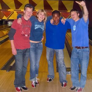 Aimee Teegarden Instagram - Missing my FNL fam...#tbt Bowling outing during the pilot of Friday Night Lights